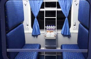 بهترین زمان برای سفر با قطار از یزد به قم