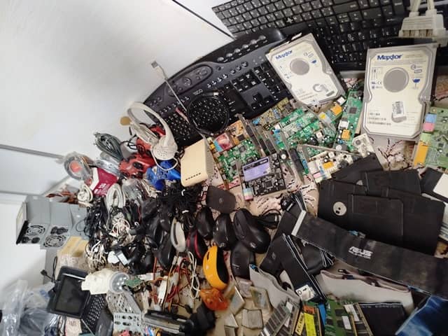 Auction pictures used computer electronic equipment 6