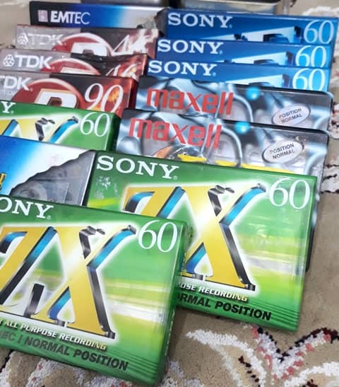 نوار کاست های خام قدیمی کلاسیک