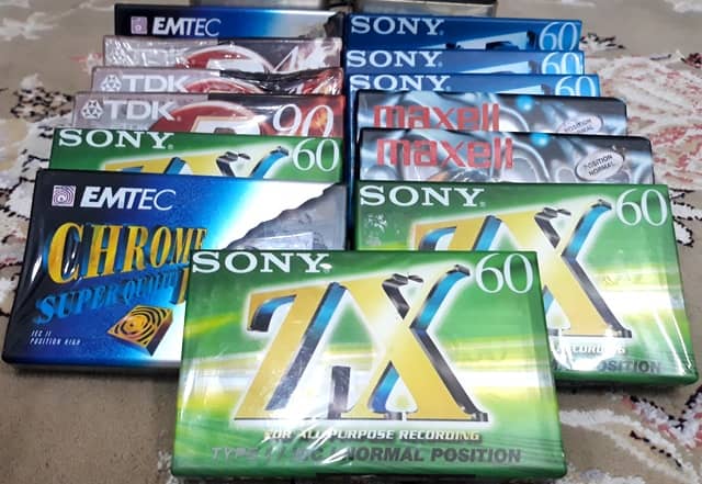 نوار کاست های خام قدیمی کلاسیک