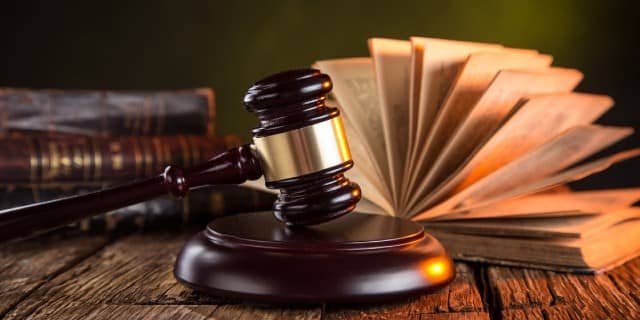 نقش وکیل ناصری در دعاوی مالیاتی